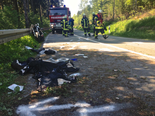 Schwerer Motorradunfall zwischen Altenbeken und Langeland